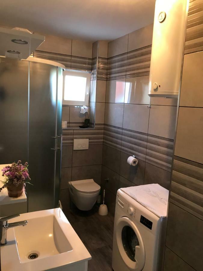 Apartment Santa Marina พรีมอชเตน ภายนอก รูปภาพ