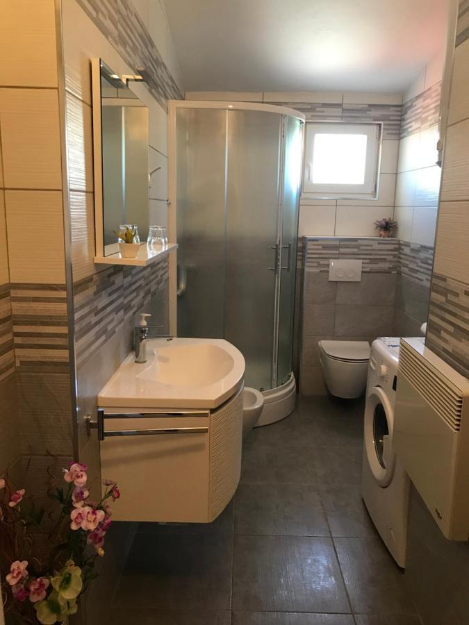 Apartment Santa Marina พรีมอชเตน ภายนอก รูปภาพ